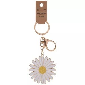 New Daisy Keychain